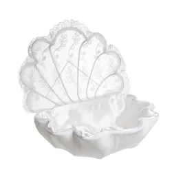 סלסלה יוקרתית בצורת צדפה עם בד סאטן ותחרה למארזי יוקרה גודל ענק. 55X80 עומק 23